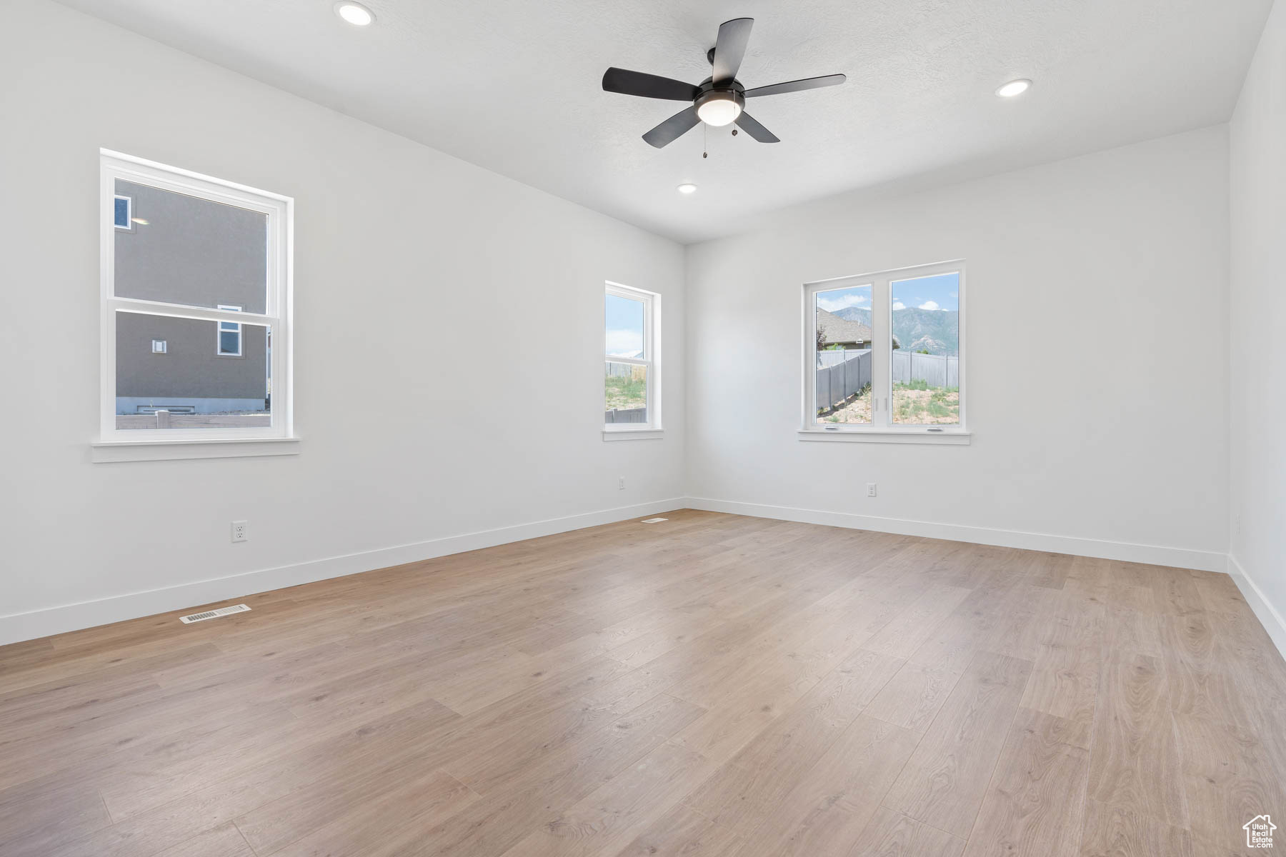 VISTAS AT SUMMIT RDG - Residential