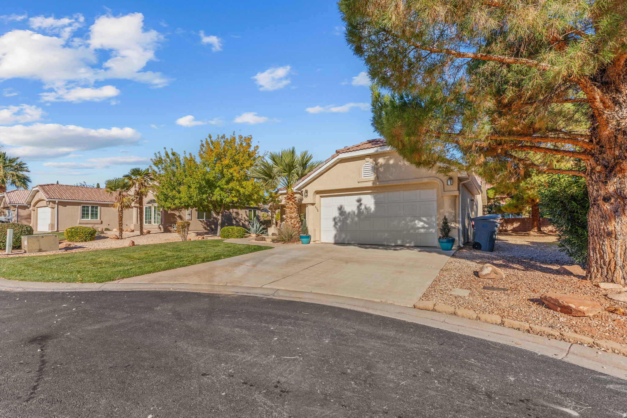 RED MOUNTAIN TH 4 - Residential