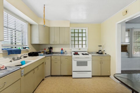 Tiny photo for 804 E 10600 S, Sandy, UT 84094 (MLS # 2183675)