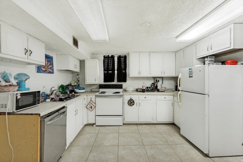 Tiny photo for 804 E 10600 S, Sandy, UT 84094 (MLS # 2183675)