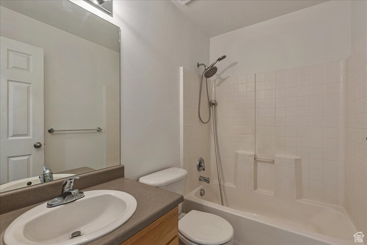 HAMILTON FARMS - Residential