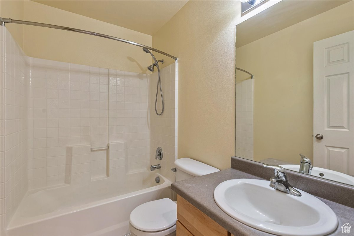 HAMILTON FARMS - Residential