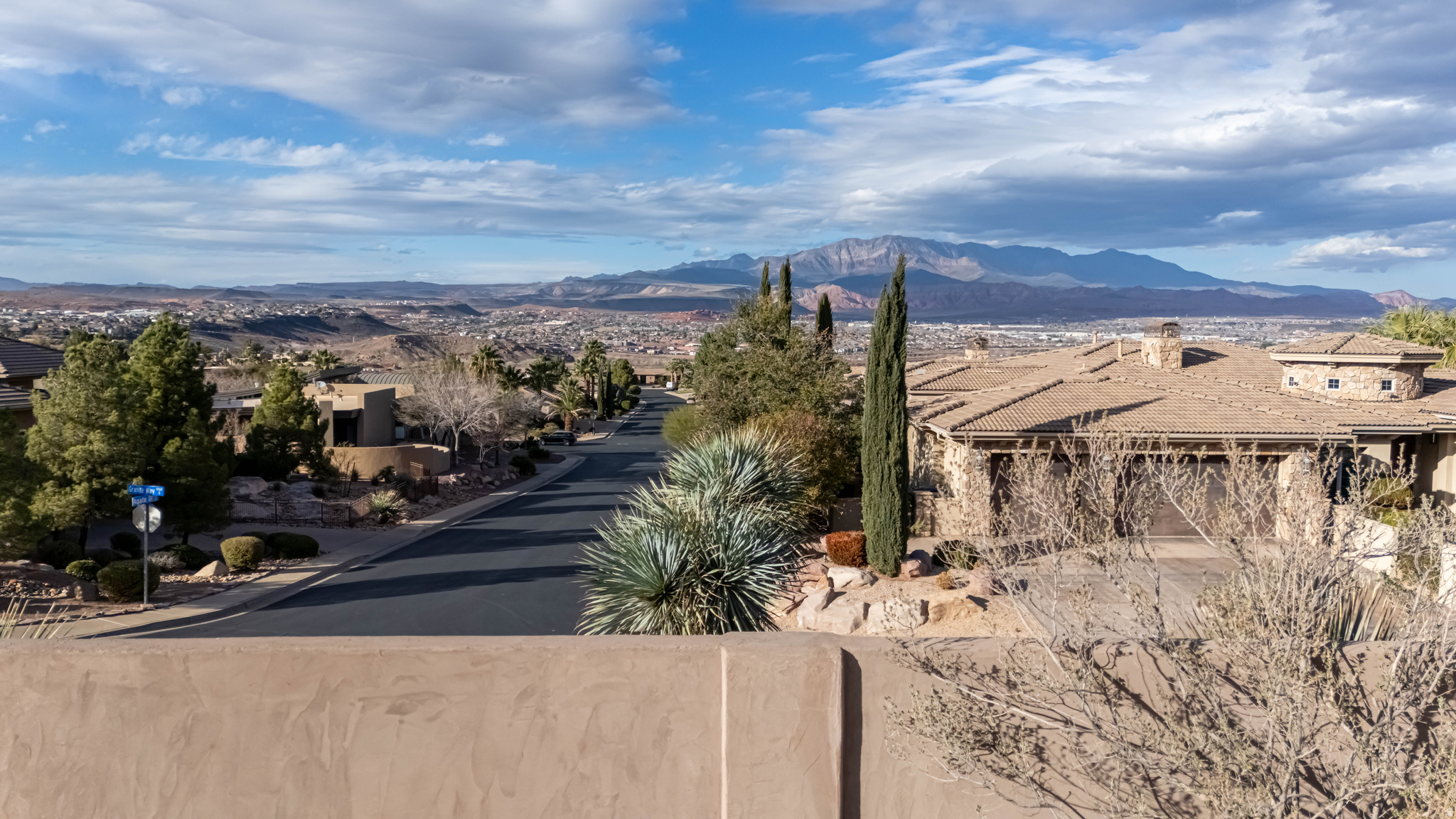 STONE CLIFF 9 - Residential