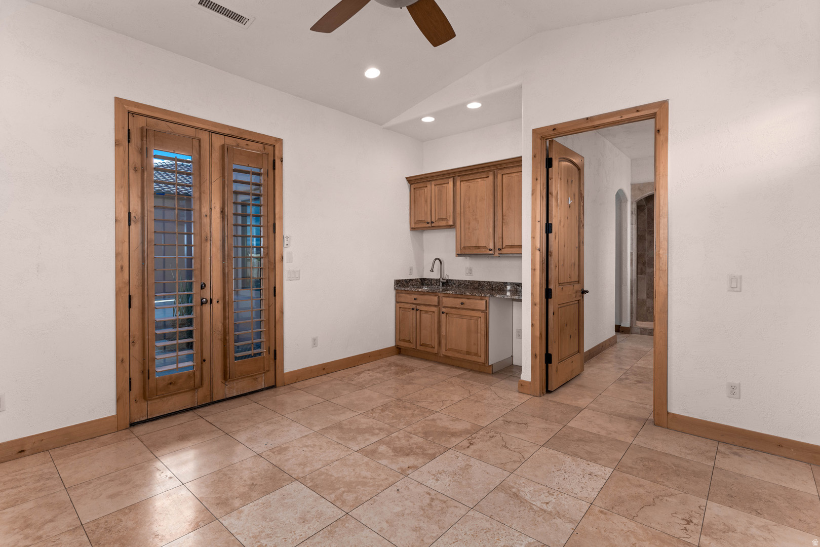 STONE CLIFF 9 - Residential