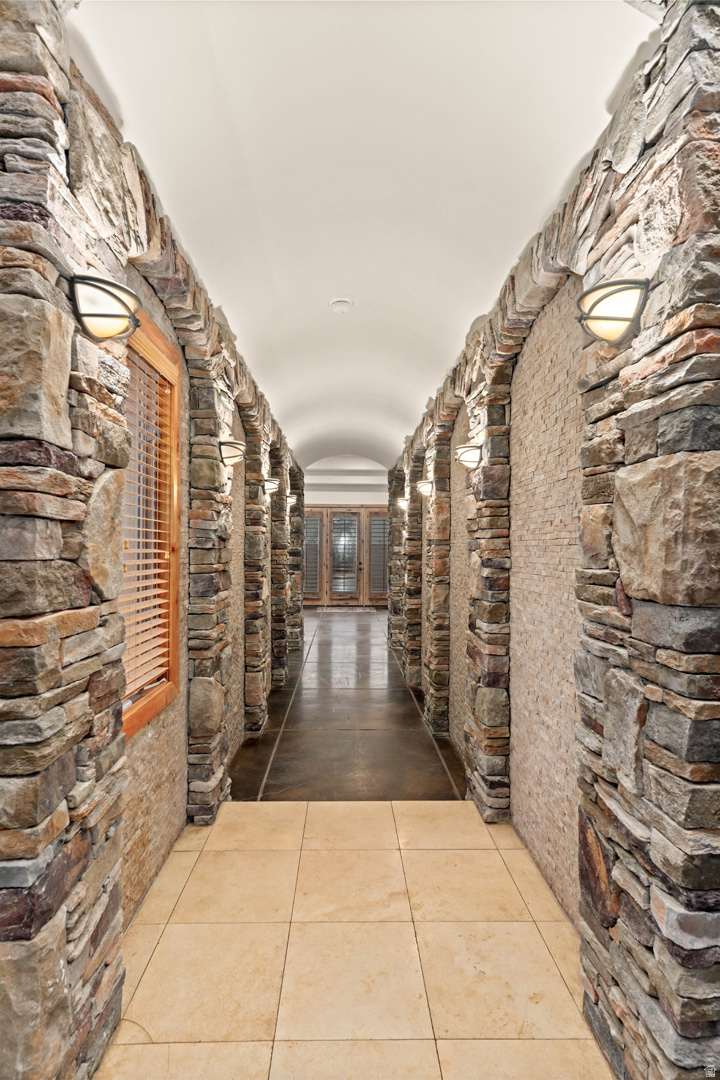 STONE CLIFF 9 - Residential