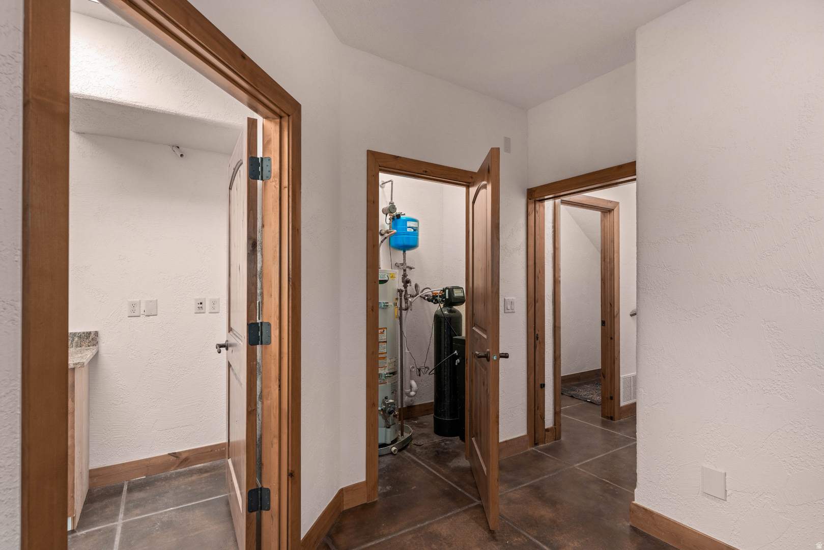 STONE CLIFF 9 - Residential