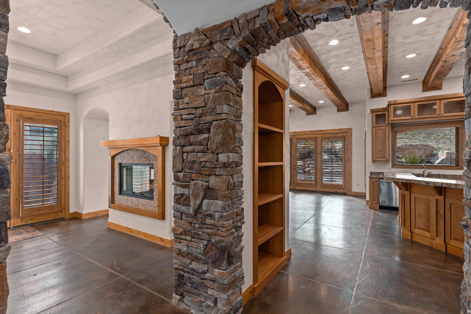 STONE CLIFF 9 - Residential