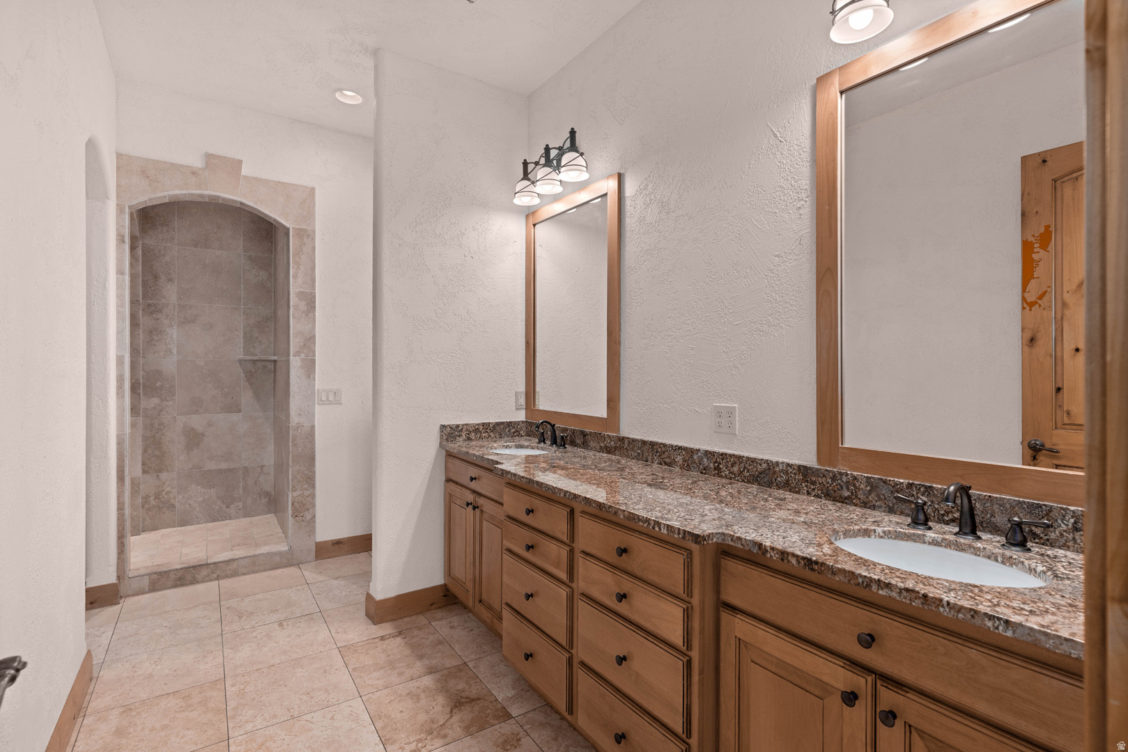 STONE CLIFF 9 - Residential