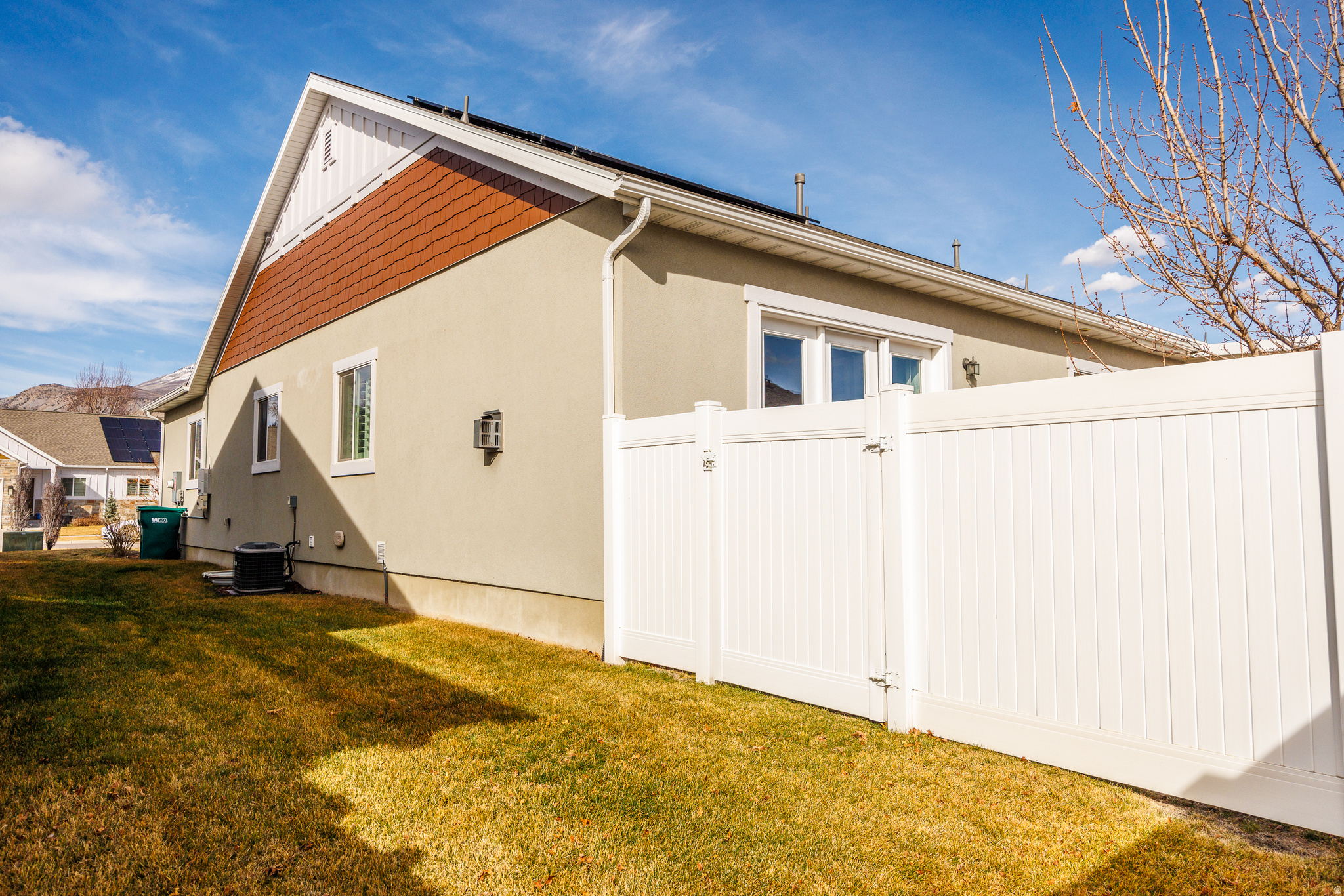 WINDSOR COVE - Residential Income