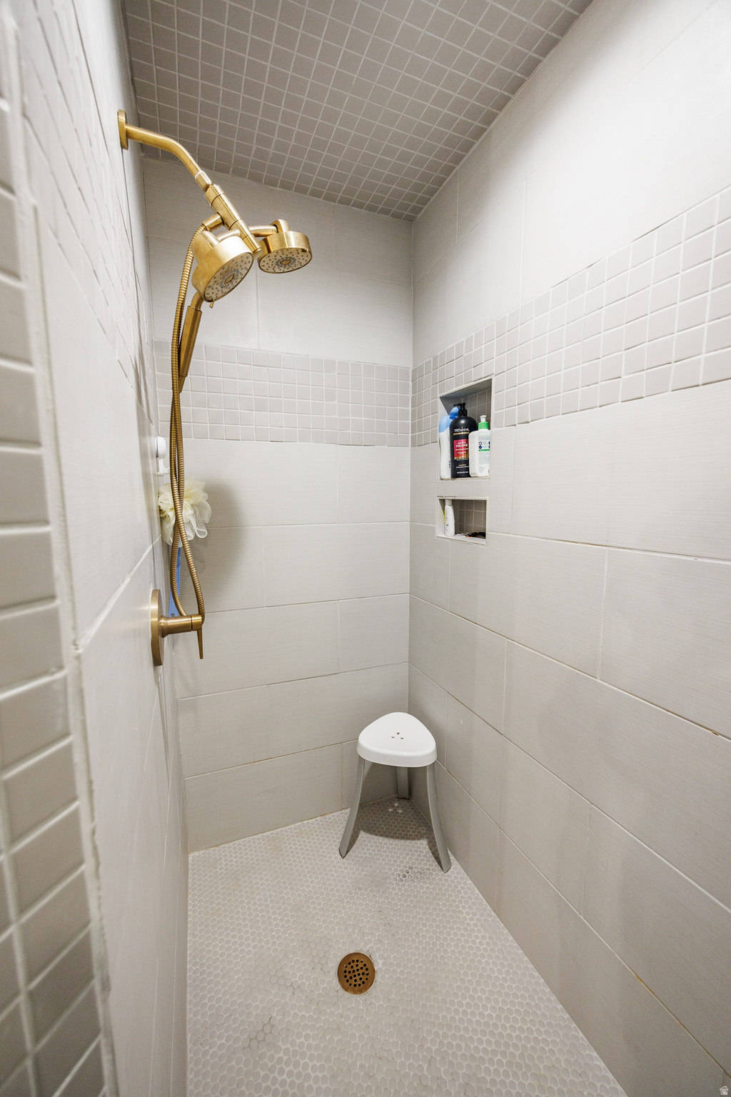 WINDSOR COVE - Residential Income