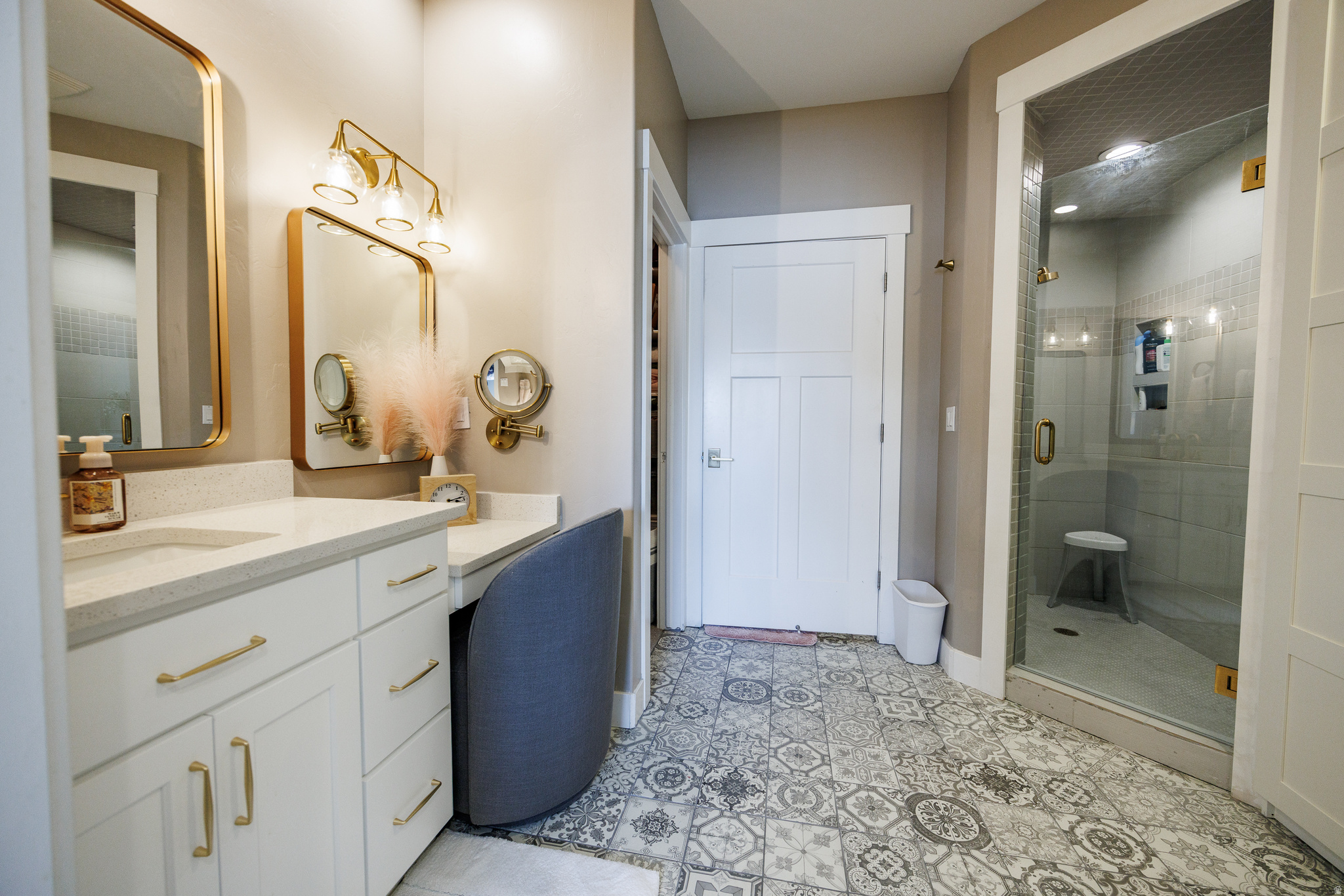 WINDSOR COVE - Residential Income