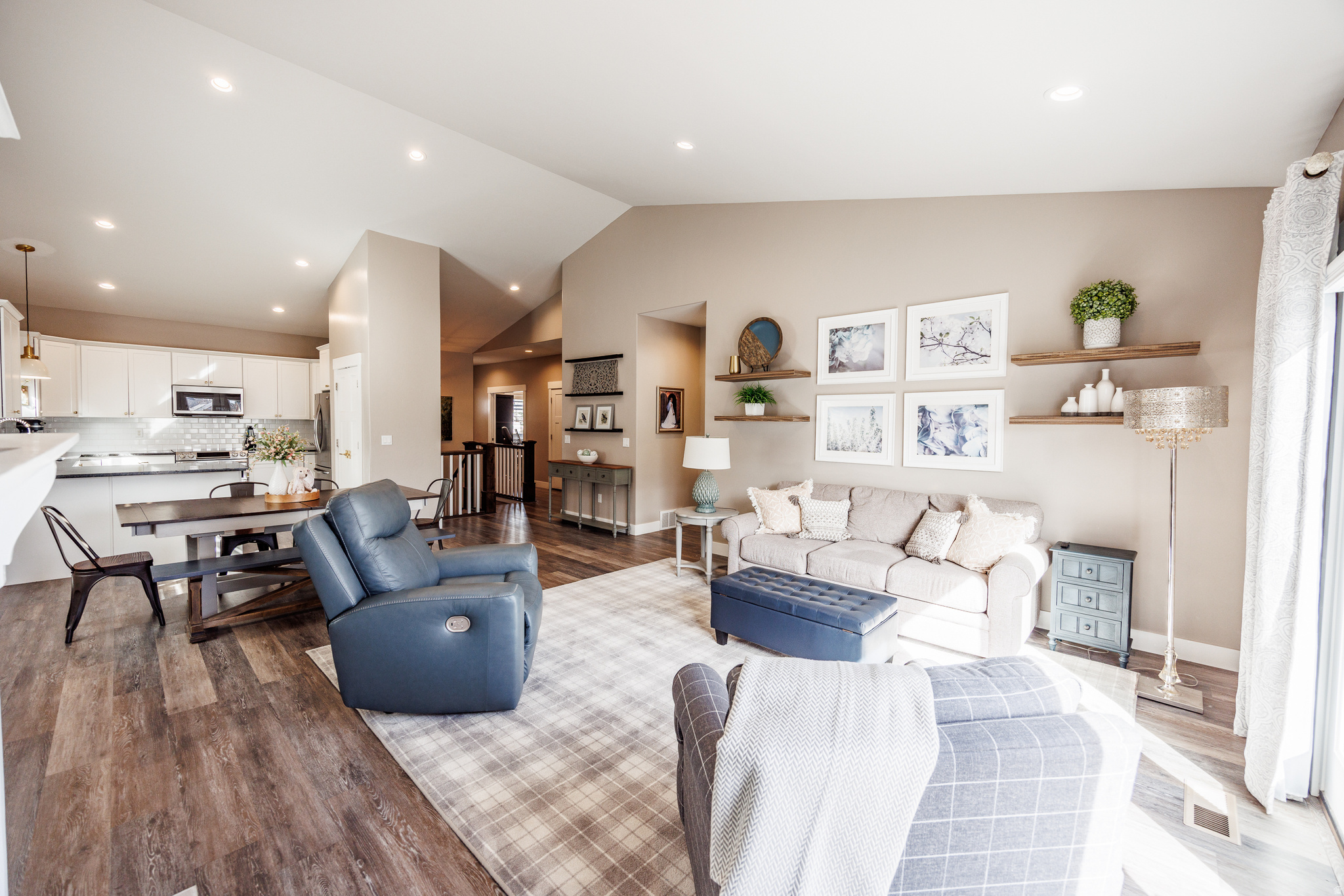 WINDSOR COVE - Residential Income