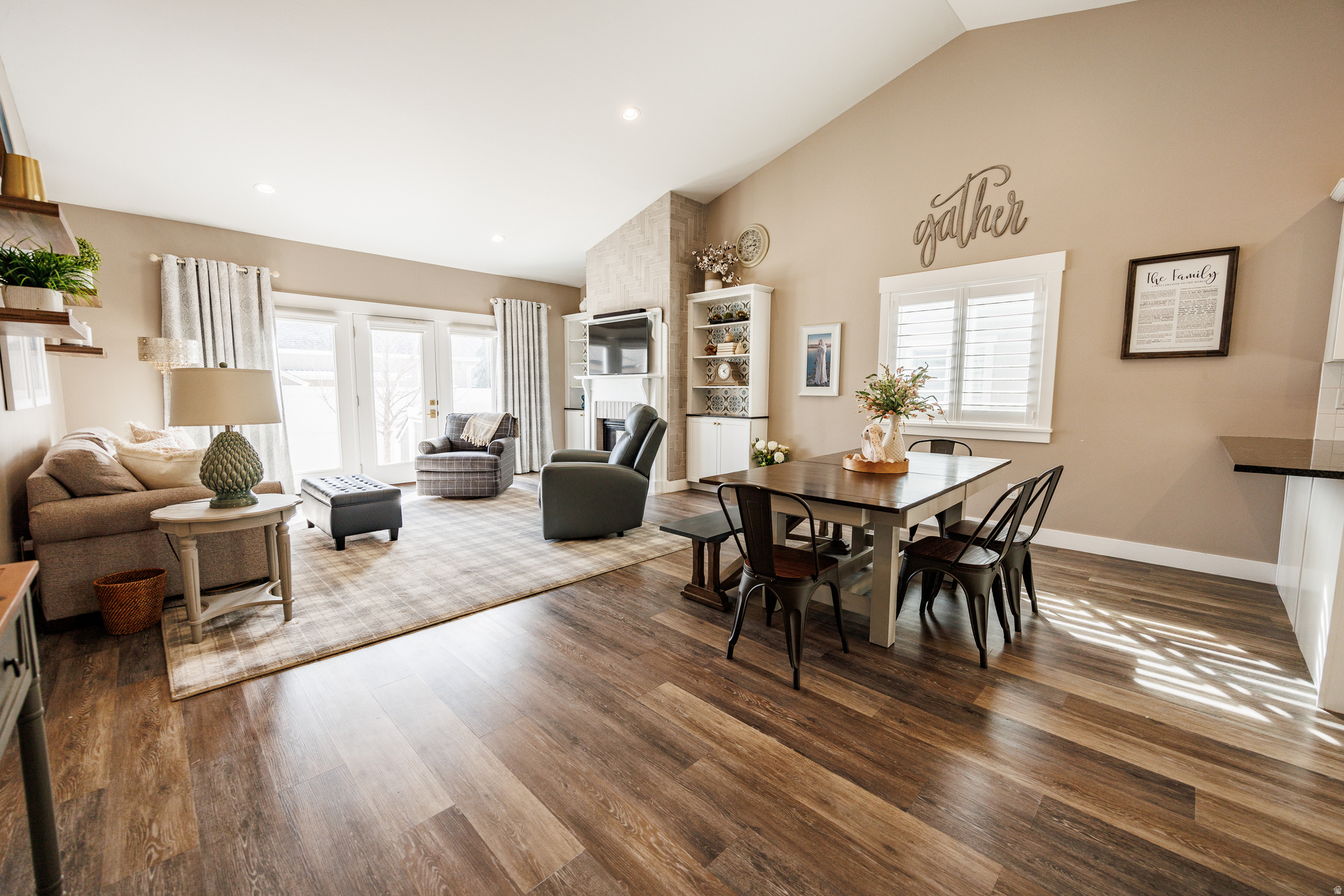 WINDSOR COVE - Residential Income