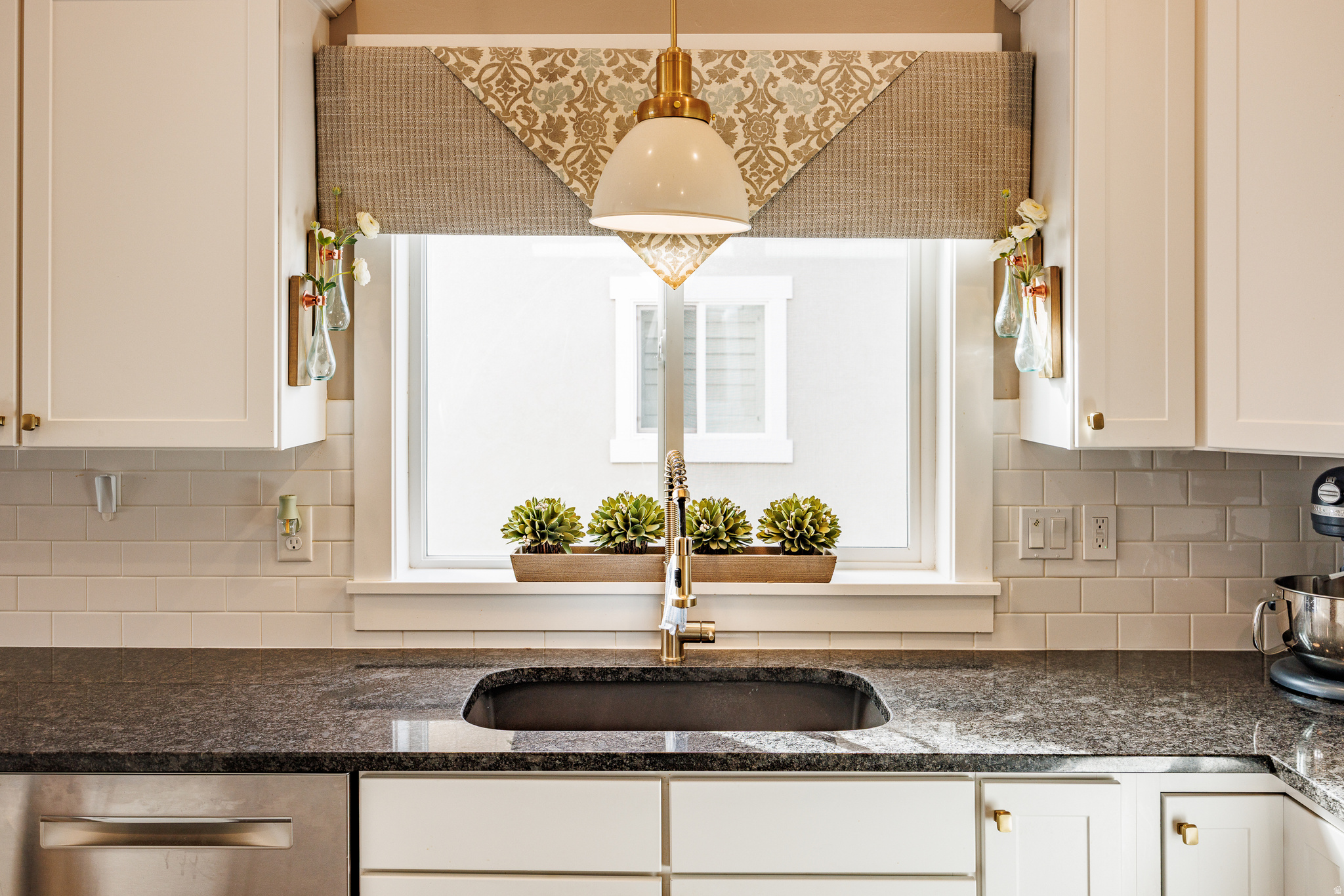 WINDSOR COVE - Residential Income