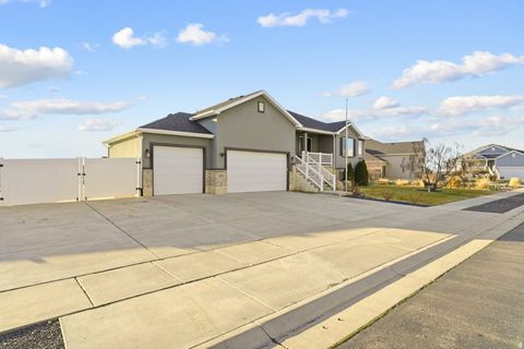 Tiny photo for 3561 S 5160 W, Hooper, UT 84315 (MLS # 2141002)