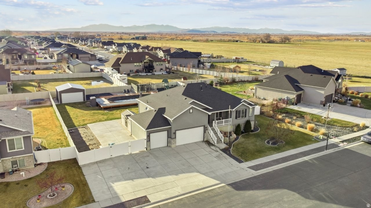 QUAIL MEADOWS ESTATE - Residential