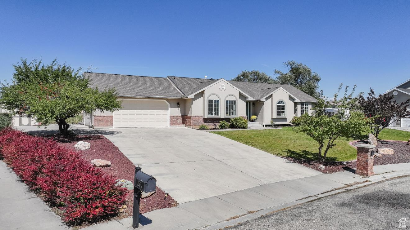 COUNTRY CLUB ESTATES - Residential