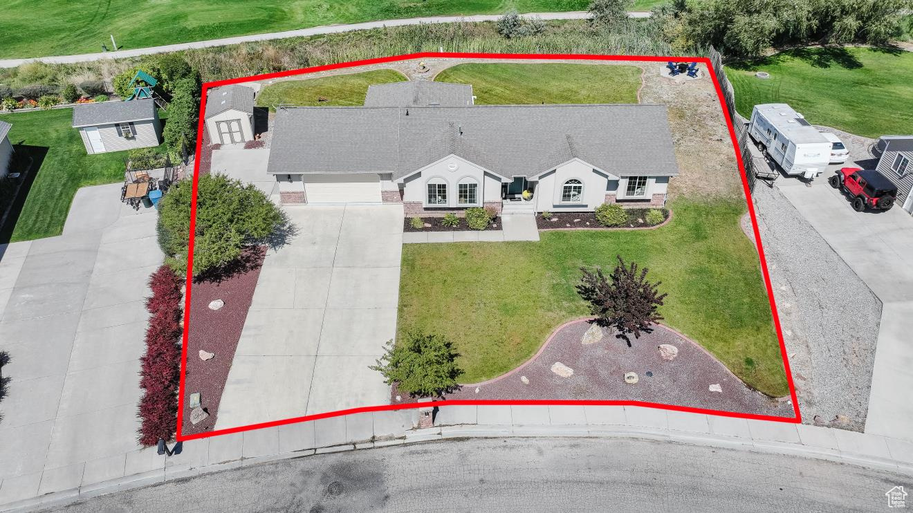 COUNTRY CLUB ESTATES - Residential