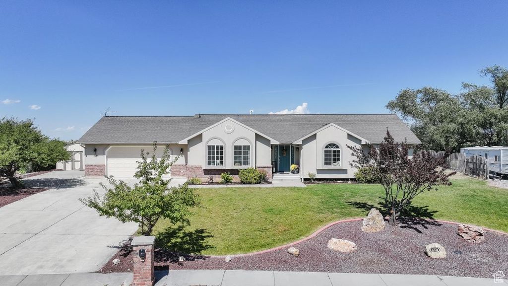 Photo of 1150 N FAIRWAY DR, Preston, ID 83263 (MLS # 2110343)