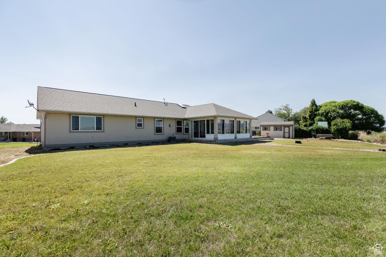 COUNTRY CLUB ESTATES - Residential
