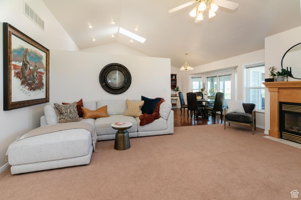 COUNTRY CLUB ESTATES - Residential