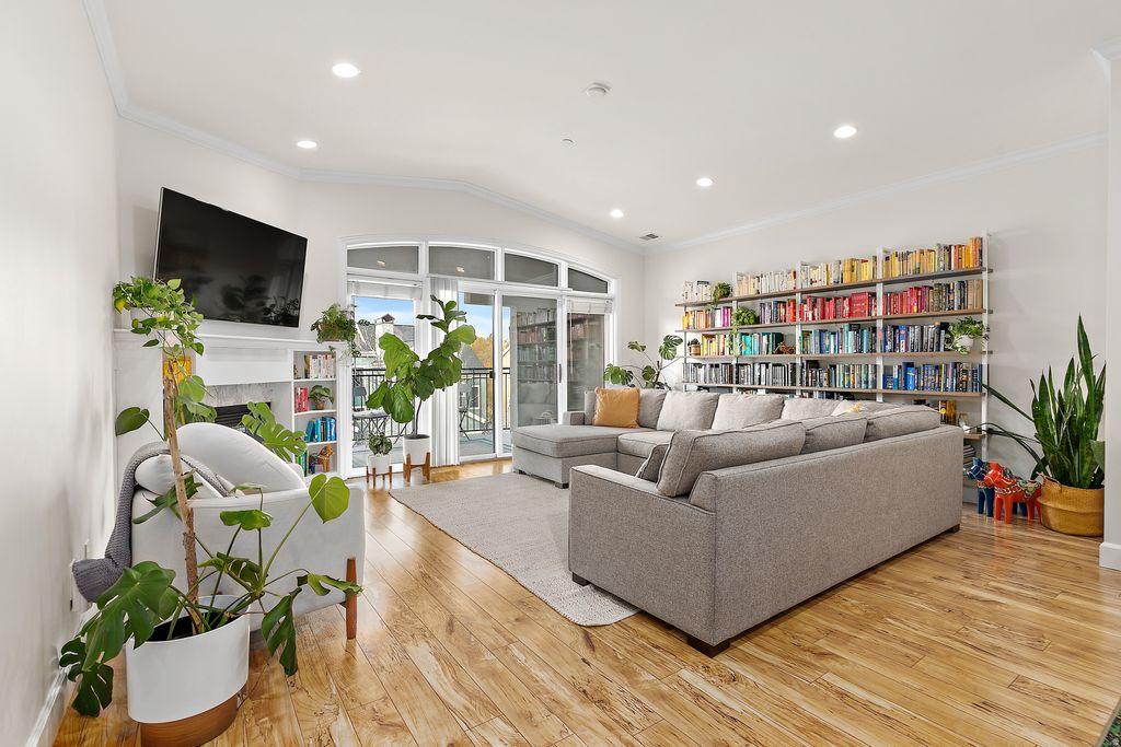 Photo of 5005 N EDGEWOOD DR E #310, Provo, UT 84604 (MLS # 2122679)