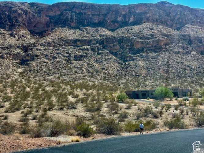 CLIFF DWELLER RANCH - Land