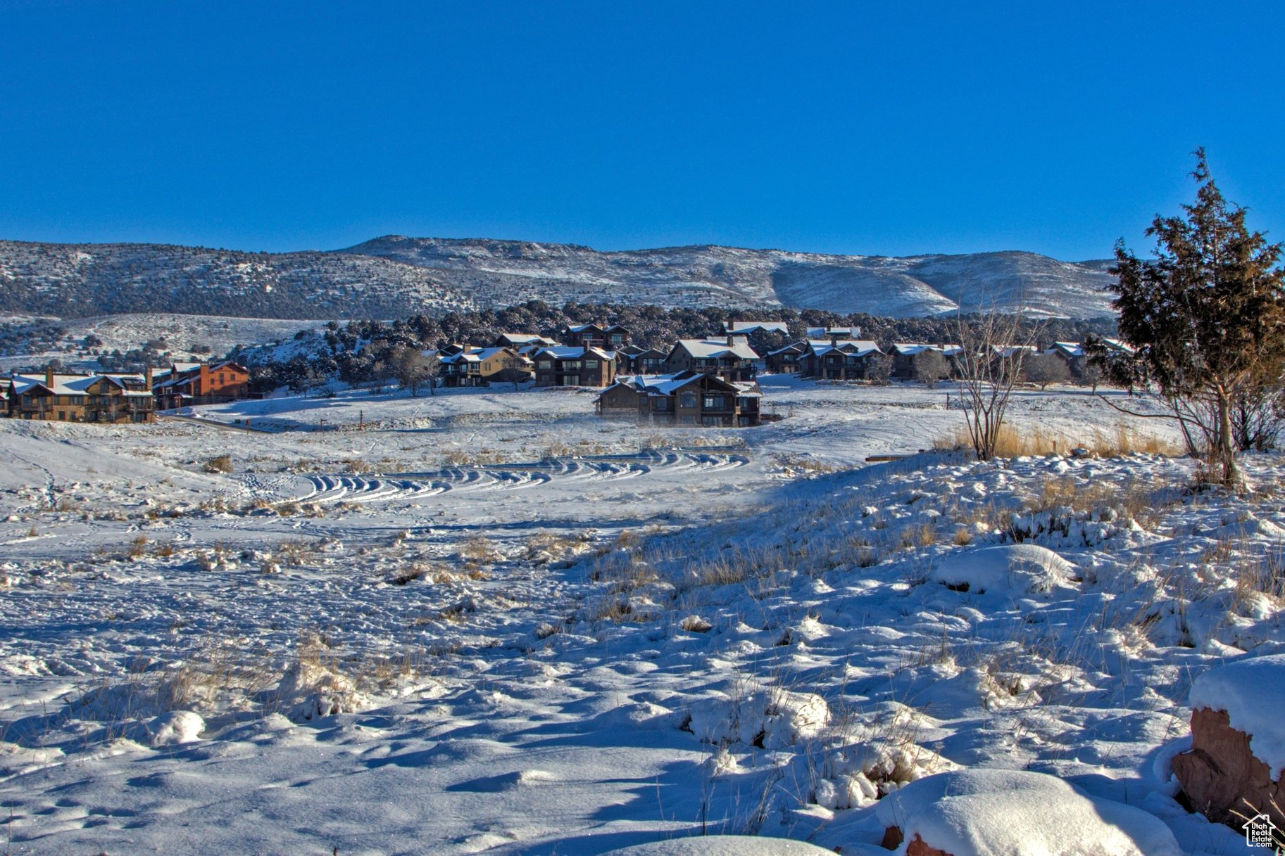 RED LEDGES - Land