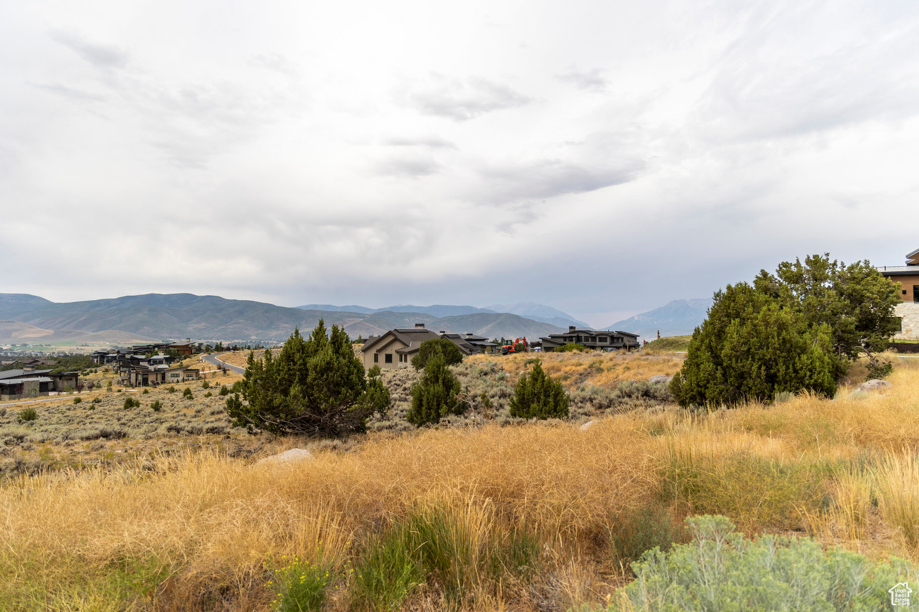 RED LEDGES - Land