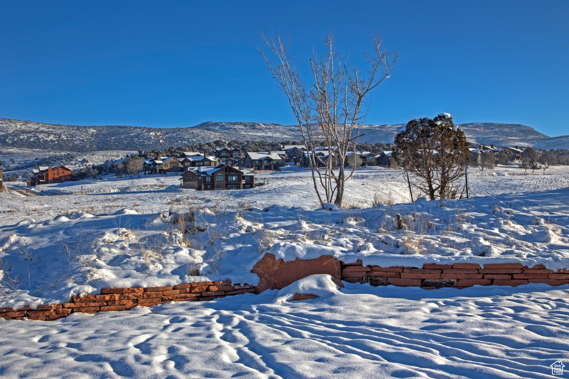 RED LEDGES - Land