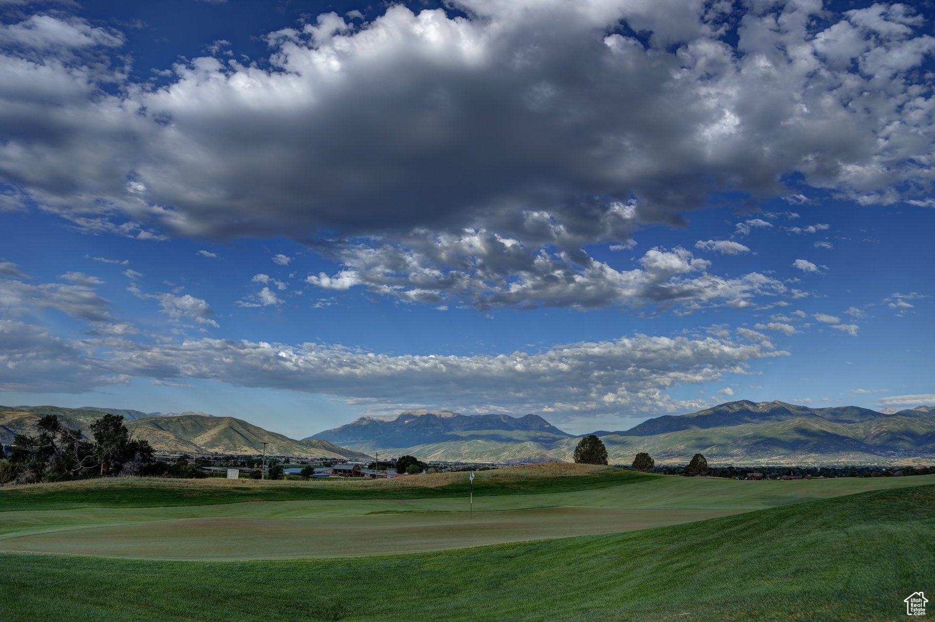 RED LEDGES - Land
