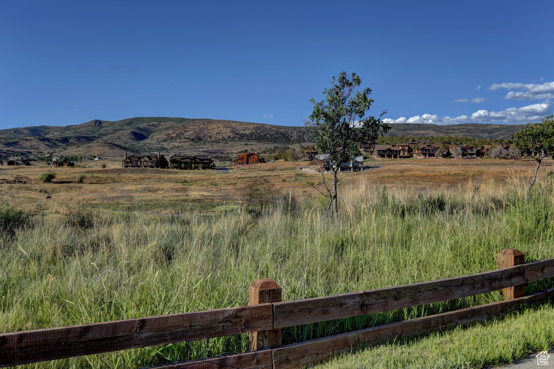 RED LEDGES - Land