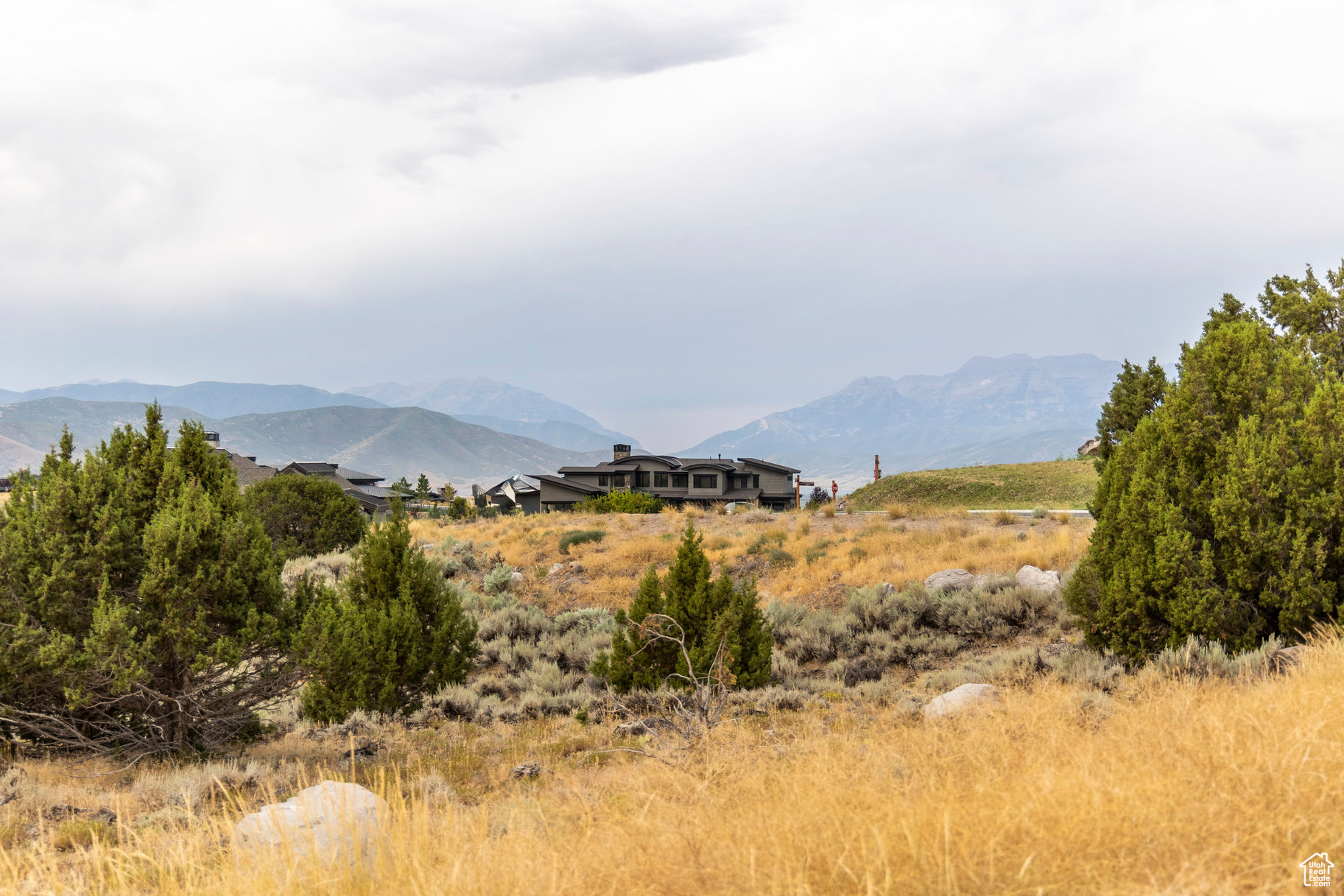 RED LEDGES - Land