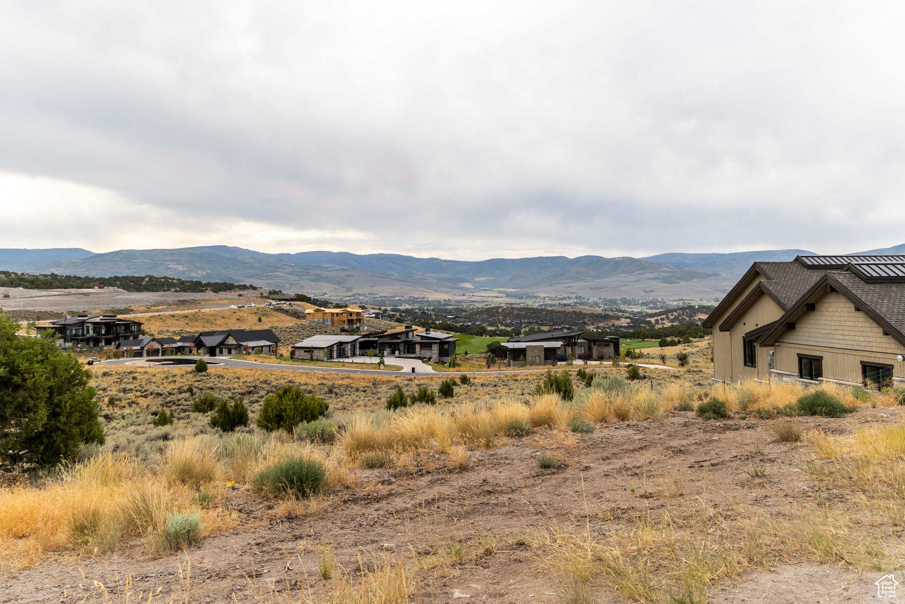 RED LEDGES - Land