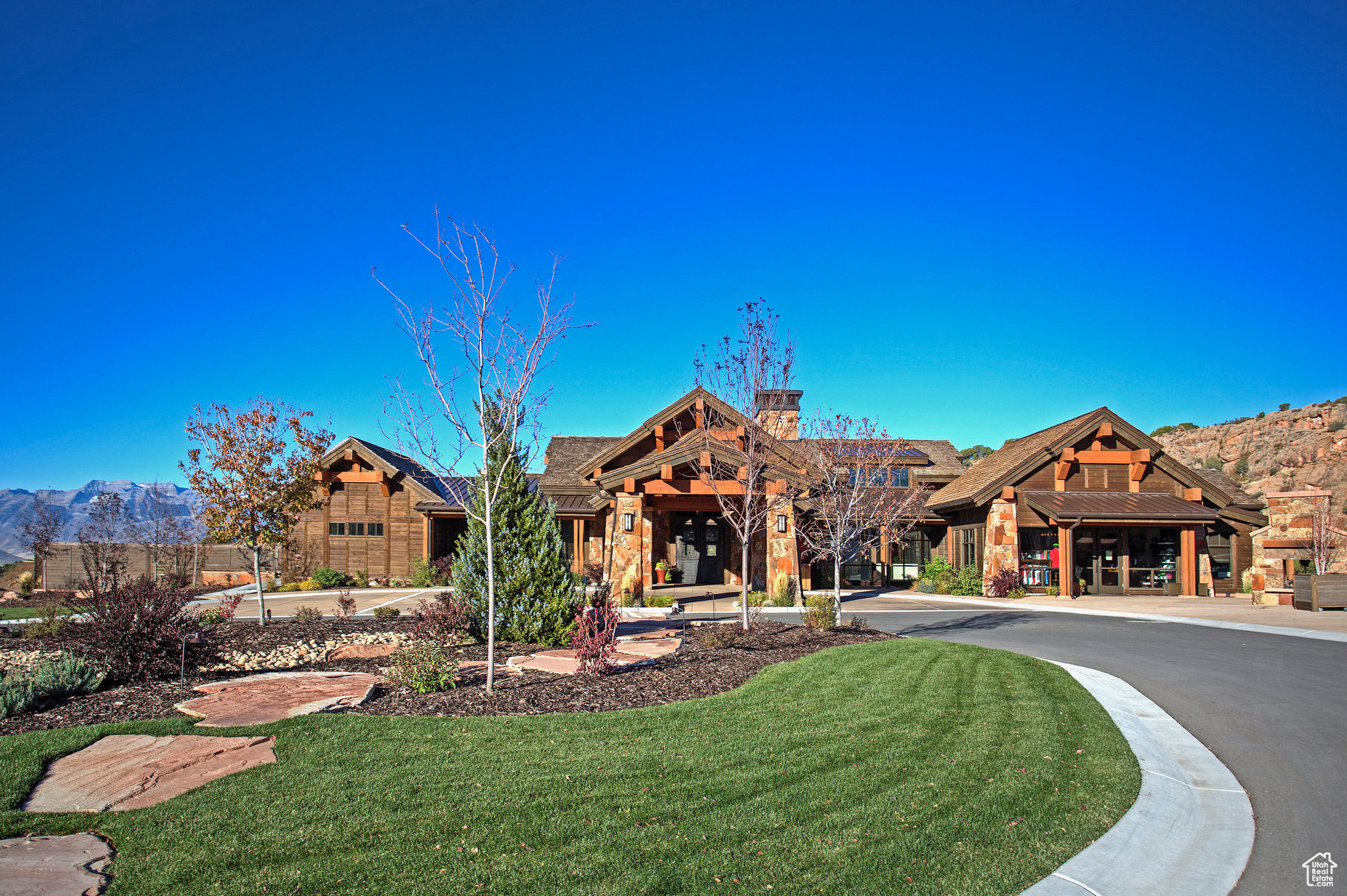 RED LEDGES - Land