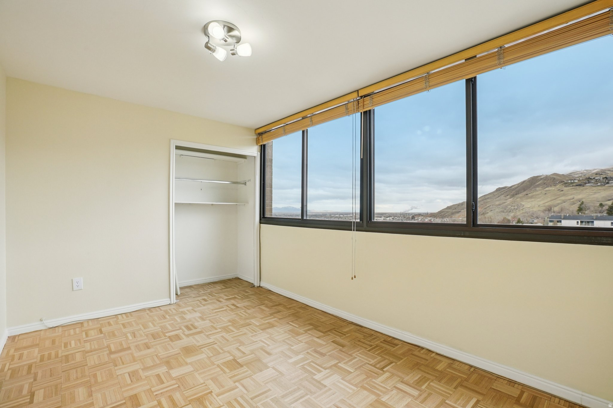 ZION SUMMIT CONDM - Residential