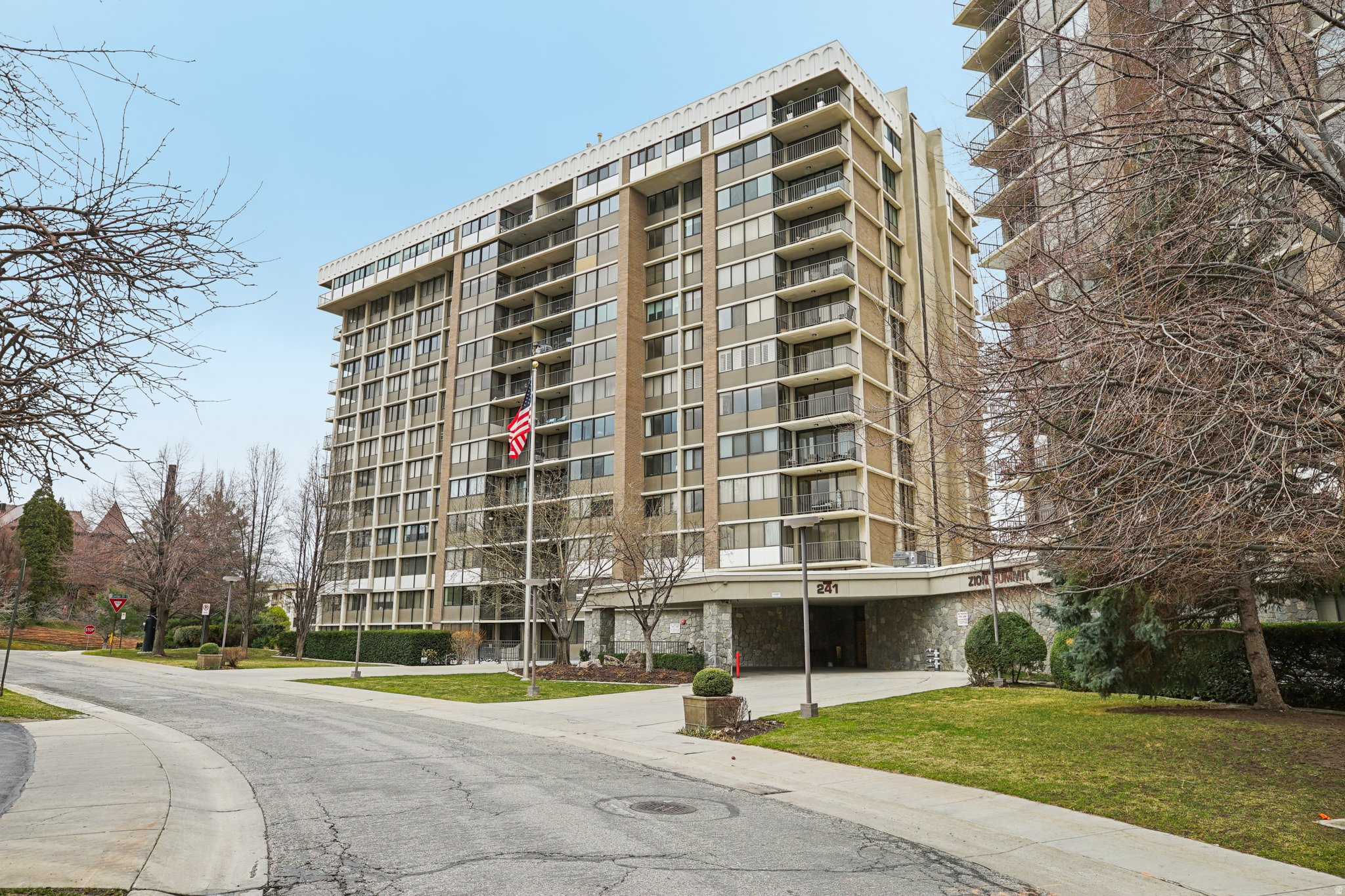 ZION SUMMIT CONDM - Residential