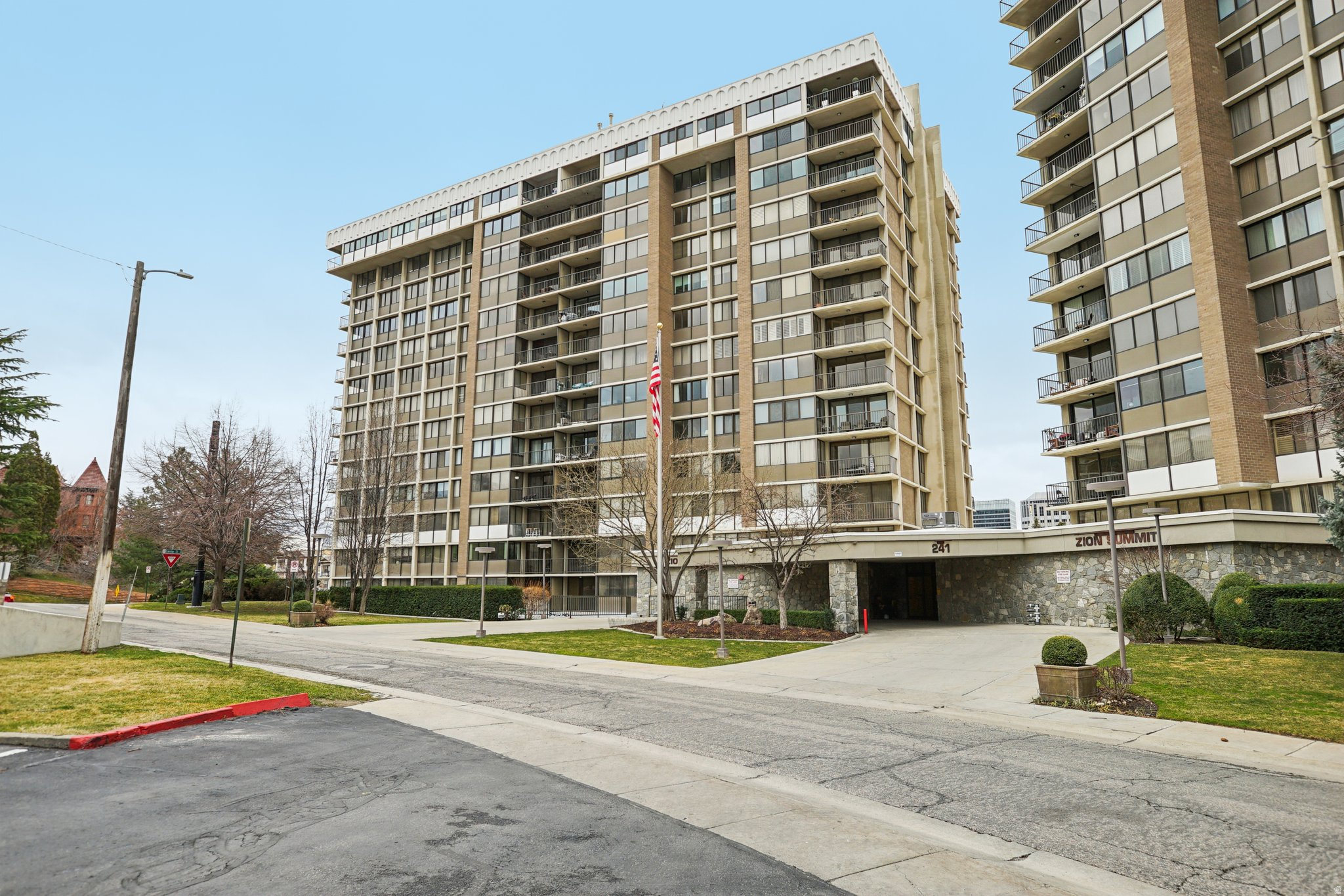 ZION SUMMIT CONDM - Residential