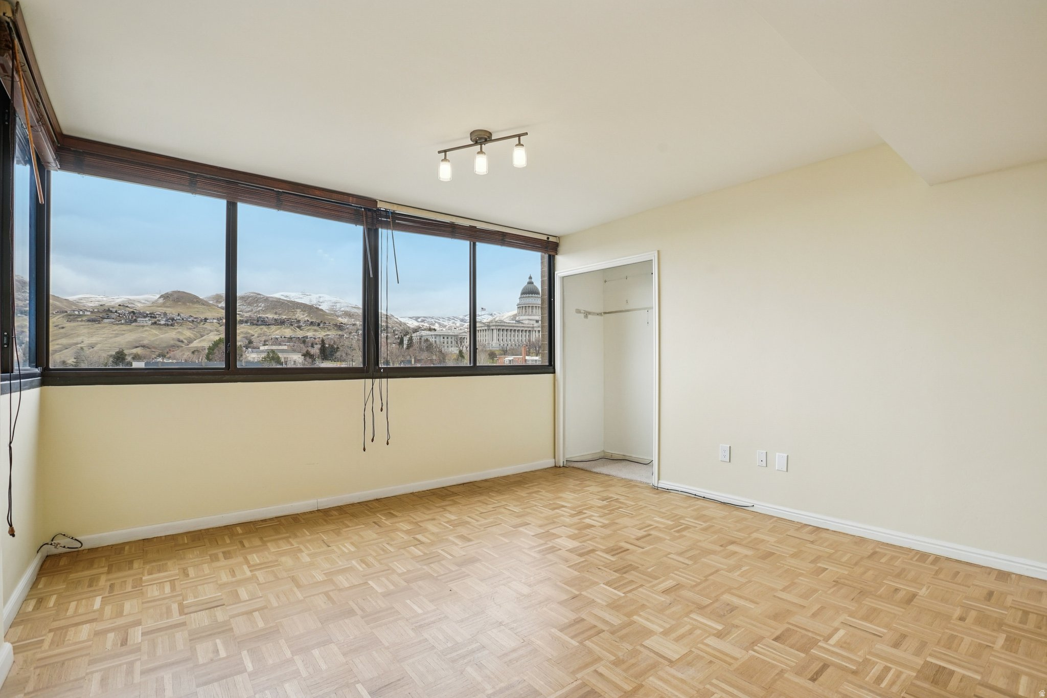 ZION SUMMIT CONDM - Residential