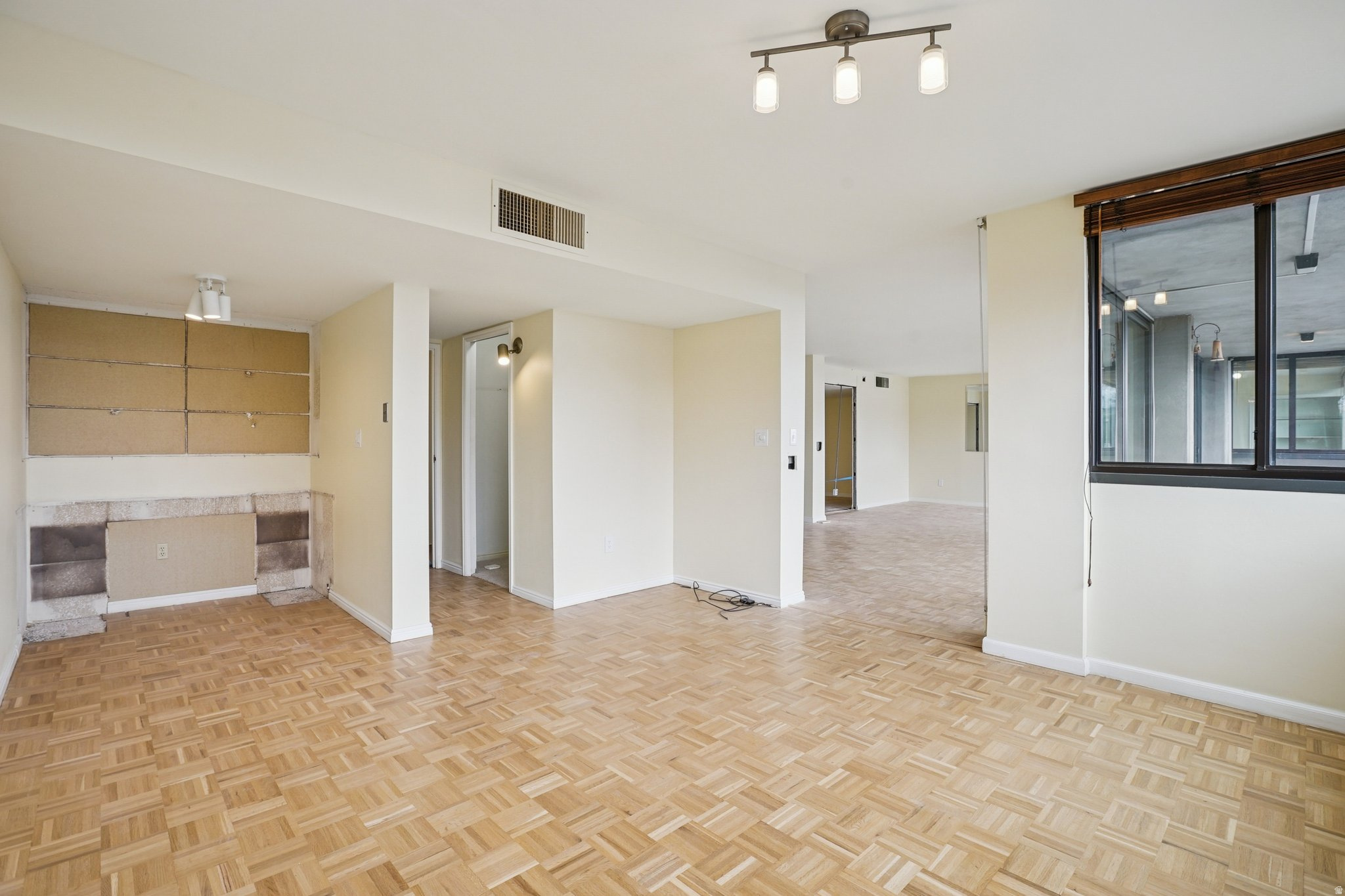 ZION SUMMIT CONDM - Residential