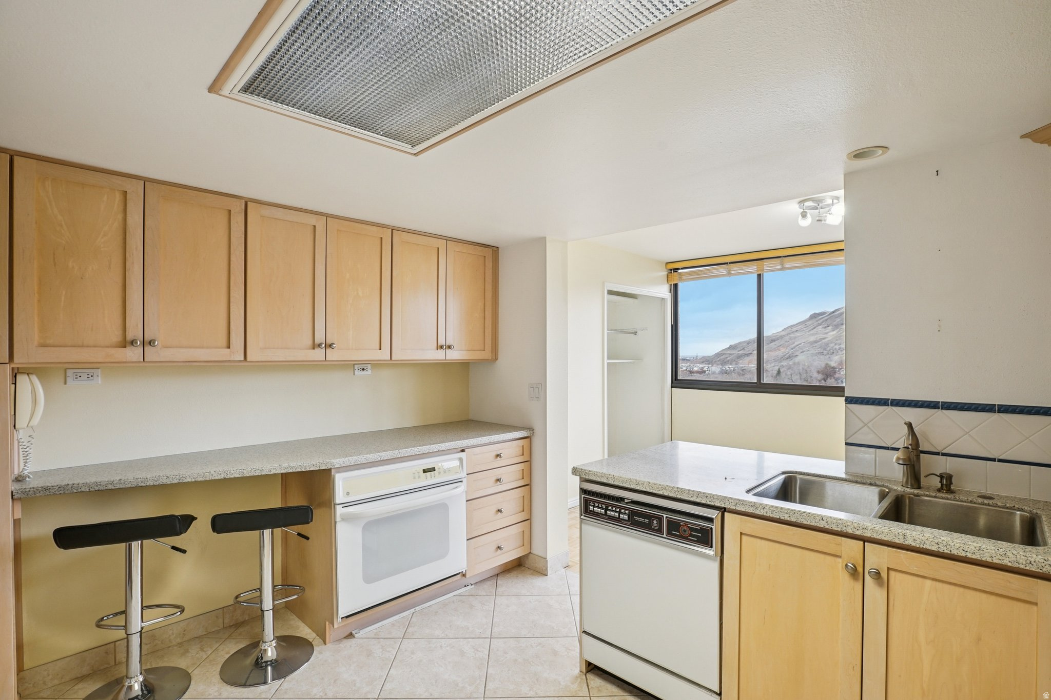 ZION SUMMIT CONDM - Residential