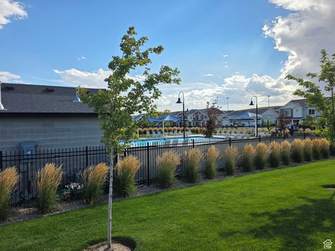 Tiny photo for 1375 S OAKDALE DR, Santaquin, UT 84655 (MLS # 2107791)