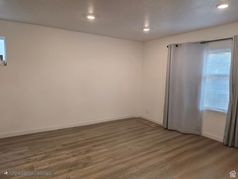 Tiny photo for 1375 S OAKDALE DR, Santaquin, UT 84655 (MLS # 2107791)