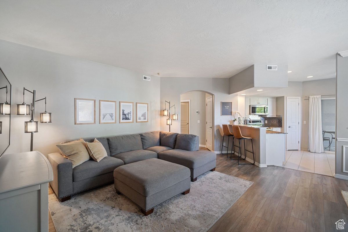 961 S Courtyard Ln, Centerville, Utah image 3