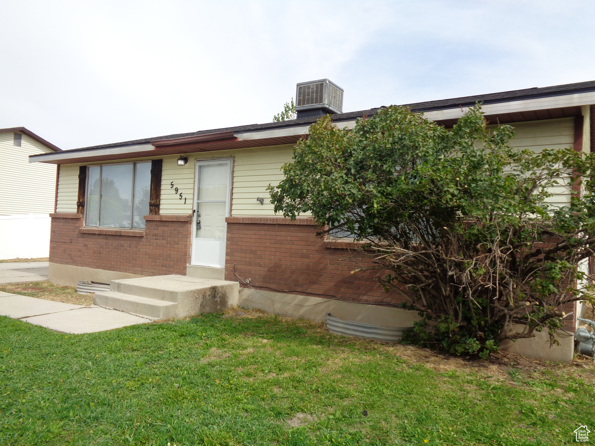 5951 S Red Zinc Dr, Kearns, Utah image 1