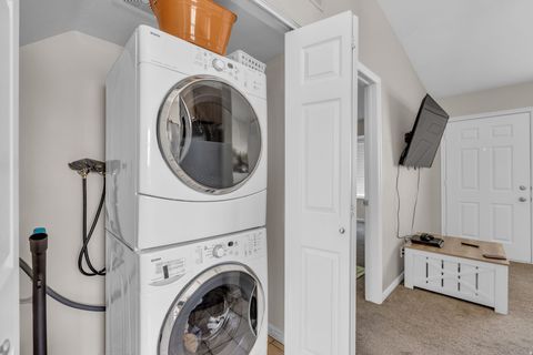 Tiny photo for 6076 S LIBERTY OAKS CV #01, Murray, UT 84107 (MLS # 2146612)