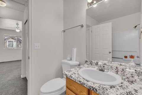 Tiny photo for 6076 S LIBERTY OAKS CV #01, Murray, UT 84107 (MLS # 2146612)