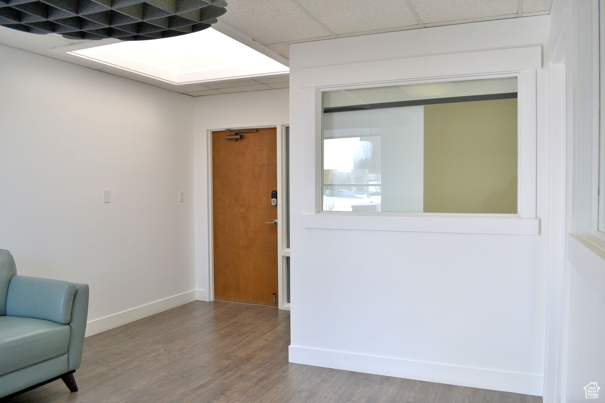 CRESTON PLAZA - Commercial Lease