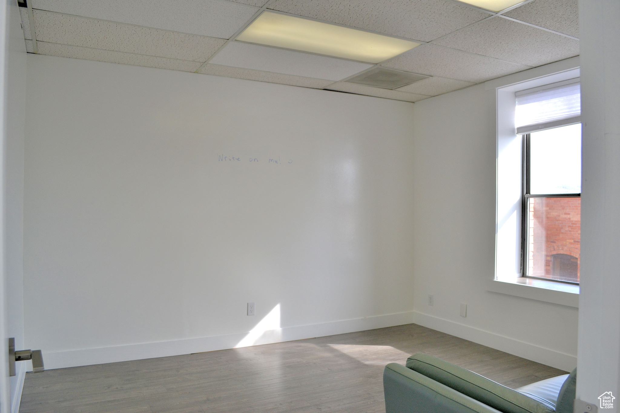 CRESTON PLAZA - Commercial Lease
