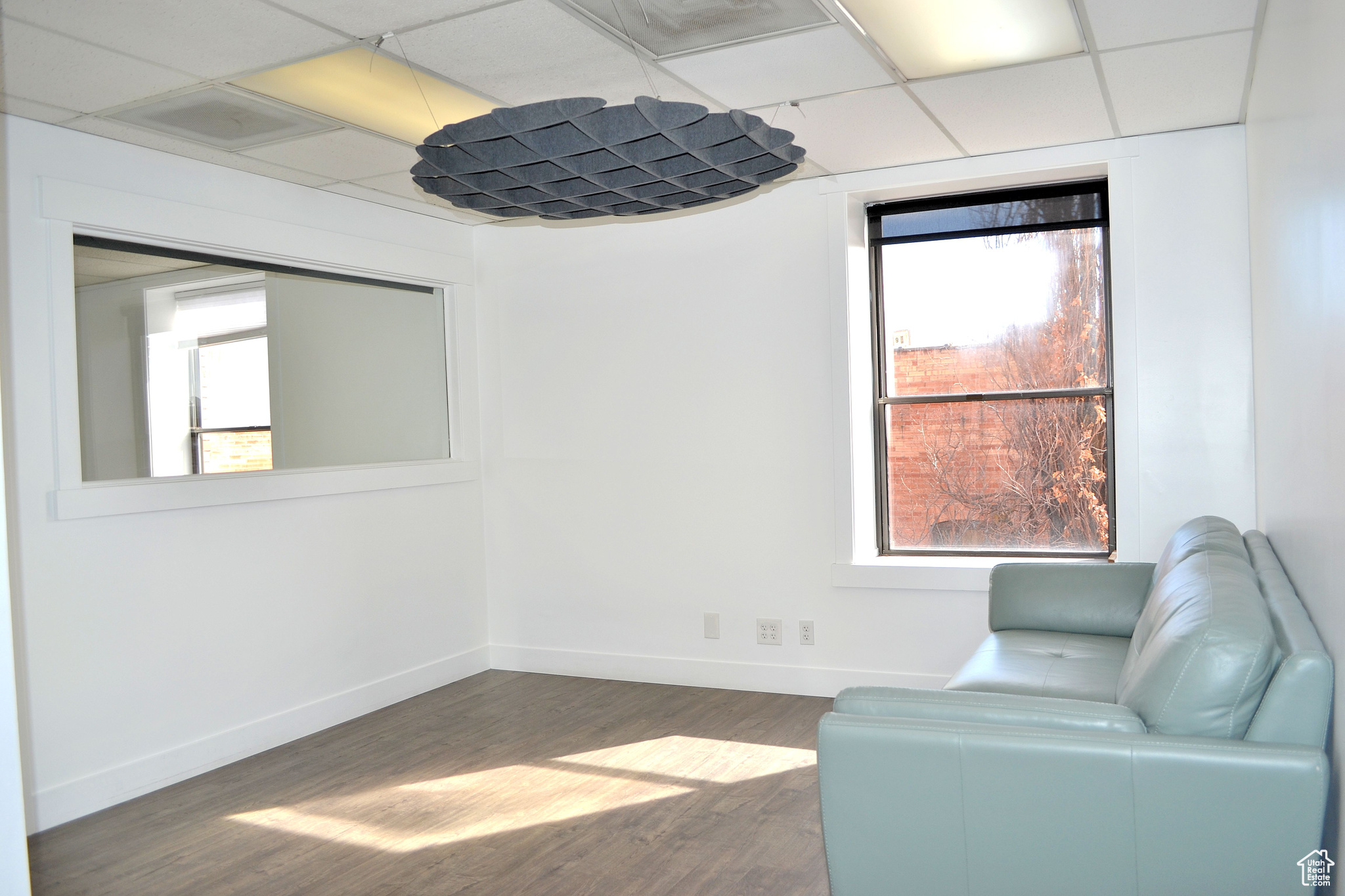 CRESTON PLAZA - Commercial Lease